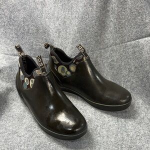 Bogs non slip Mattie Bubbles low rain pull on non marking boots size 9
